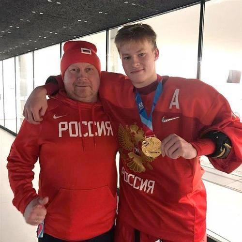 Тело отца хоккеиста Матвея Мичкова нашли в пруду
