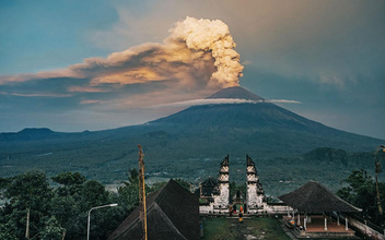 Хороший, плохой, святой: как вулкан Агунг стал центром вселенной для жителей Бали