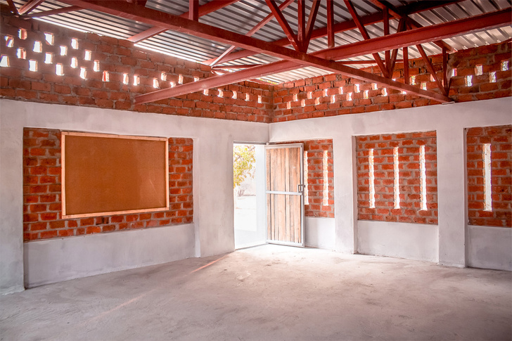Кирпич + бетон: школа Замбии по проекту Caukin Studio