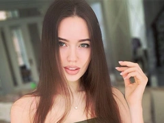Стало известно, сколько весит Анастасия Тарасова при росте 175 см