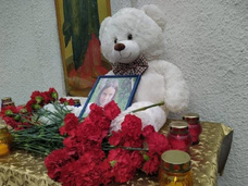 Убитую восьмилетнюю девочку похоронили в Южно-Сахалинске