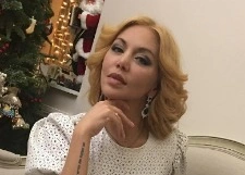 Саша Project показала округлившийся животик