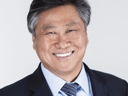 «Петрович, с днем рождения!» – звезды поздравили Сергея Цоя с юбилеем