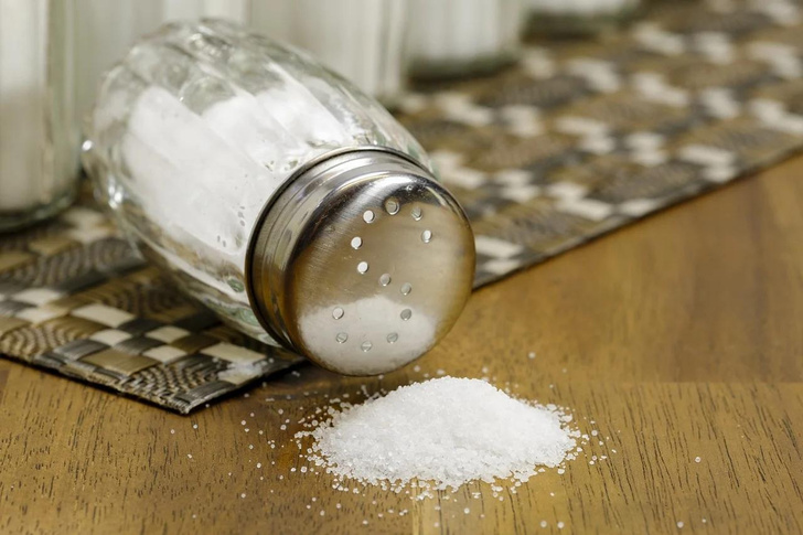 Чайная ложка соли в день повышает риск инсульта и инфаркта на 18 процентов