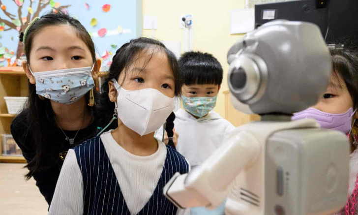 в детских садах работают роботы-воспитатели