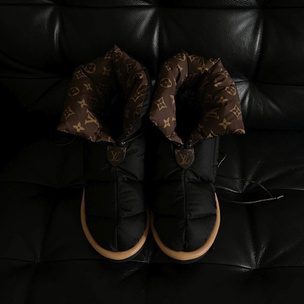 Дутики-угги или Pillow boots  — главный обувной тренд 2022. Смотрим, где купить 👛