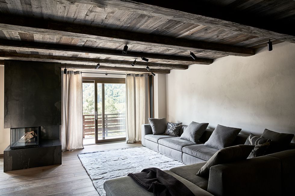 Современное альпийское шале в оттенках серого | Источник: Лоренцо Пеннати