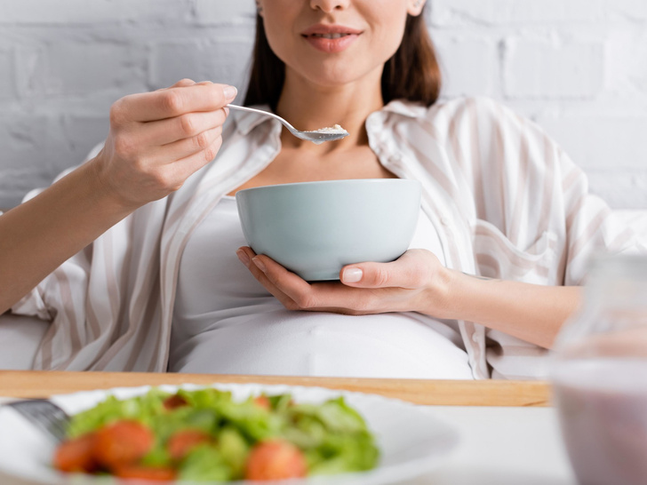 8 продуктов, которые нужно исключить из рациона во время беременности (и чем их заменить)