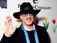Михаил Боярский не может справиться с внуком