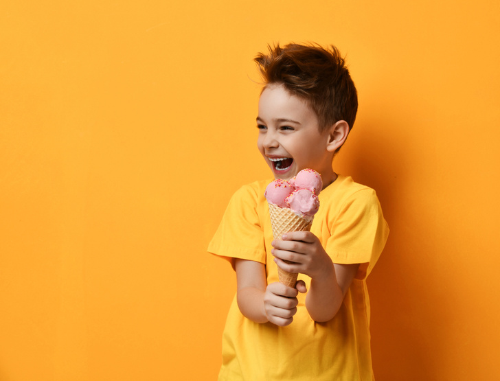 Ходить босиком и есть мороженое: 8 способов избежать детской ангины