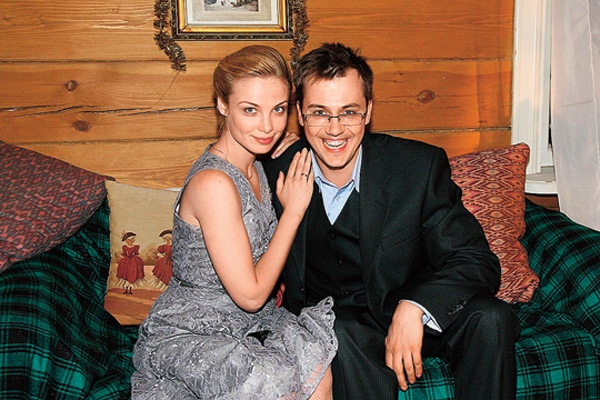 Татьяна Арнтгольц и Иван Жидков развелись в 2014 году, прожив в браке пять лет. У них есть дочь Мария