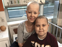 Двойной удар: больная раком мать-одиночка спасает сына от этой же болезни