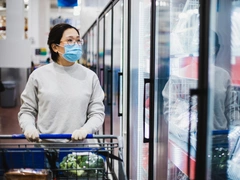 Ждать ли новой изоляции из-за вспышки COVID-19 в Китае? Ответ вирусолога
