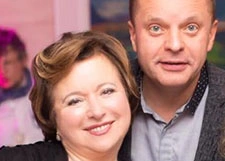 Дочь Леонида Парфенова и Елены Чекаловой выходит замуж