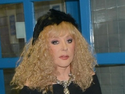 Примадонна лучше: наряд Леди Гаги на инаугурации оказался копией платья Аллы Пугачевой