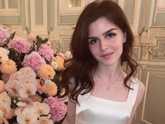 «Мужчину надо держать в ежовых рукавицах»: 20-летняя дочь Тины Канделаки не строит иллюзий на тему идеальных отношений
