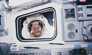 32 года назад космический челнок «Индевор» совершил первый полет в космос