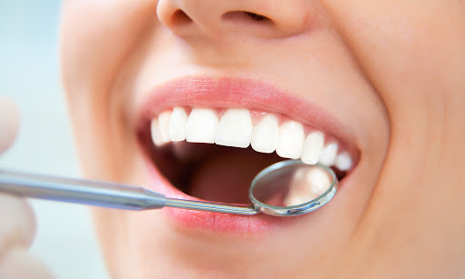 Улыбка на миллион: как вода помогает делать зубы здоровыми