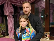Дочь Вячеслава Малафеева устроила развратные танцы на столе в прозрачных стрингах