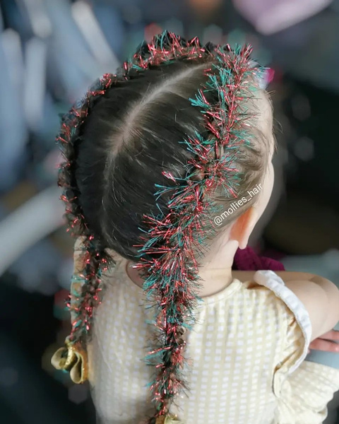 Идеи на Новый год: причёски для девочек в садик