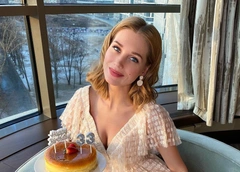 После «Текста» уже не страшно? Кристина Асмус оголила соски