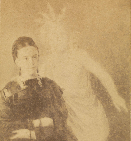 Фото «с того света»: откуда взялись призраки на снимках XIX века