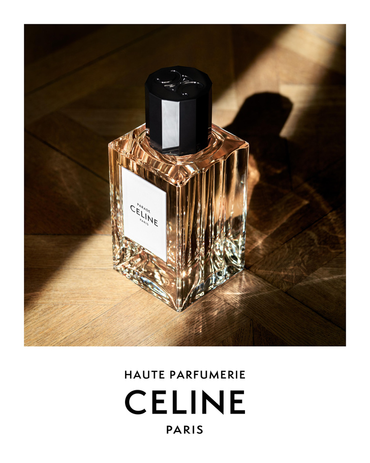 Фото №1 - Лиса из k-pop группы BLACKPINK стала лицом первой парфюмерной коллекции Celine