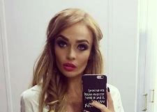 Алена Водонаева демонстрирует веселье после расставания с женихом