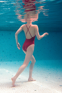 Аквафилинг: 5 упражнений для укрепления тела в воде