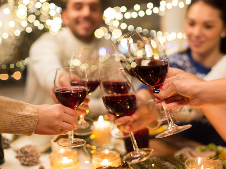 Как выбрать хорошее вино для новогоднего стола: 10 главных правил, которые вы постоянно нарушаете
