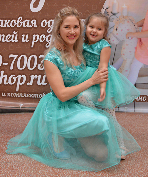 Ольга и Юна Забегина, маленькие копии мам