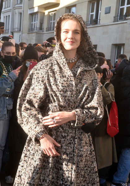 С ног до головы в Dior и кристаллах Swarovski: Водянова пришла на Неделю моды