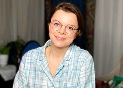 Стильно, модно, молодежно? Татьяна Брухунова попрощалась с жарой, показав летние образы