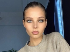 Алеся Кафельникова зажгла перед толпой в клубе