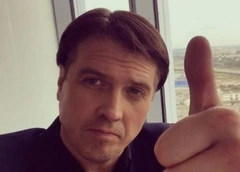 Денис Матросов выдал падчерицу замуж