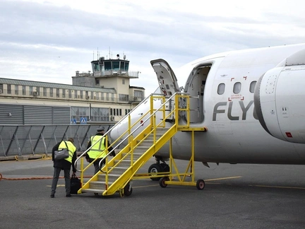 Новый скандал с «Победой»: на борт не пустили ребенка с ДЦП