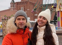 «Осталась одна на улице с дочками, но я справлюсь»: Рапунцель ушла от мужа с двумя детьми