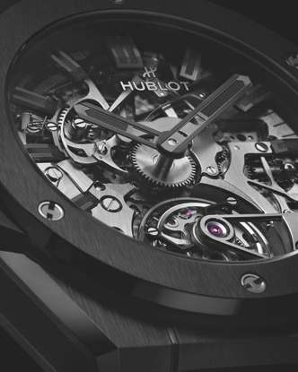 Произведение искусства: Hublot представил уникальные часы из керамики