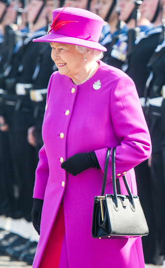40 самых ярких нарядов, которые когда-либо носили королевские особы