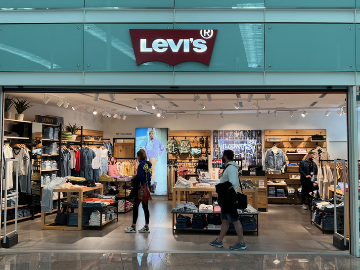 Levi's вернулся в Россию под брендом JNS
