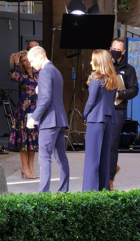 Как близнецы: Кейт Миддлтон и принц Уильям появились на публике в одинаковых костюмах
