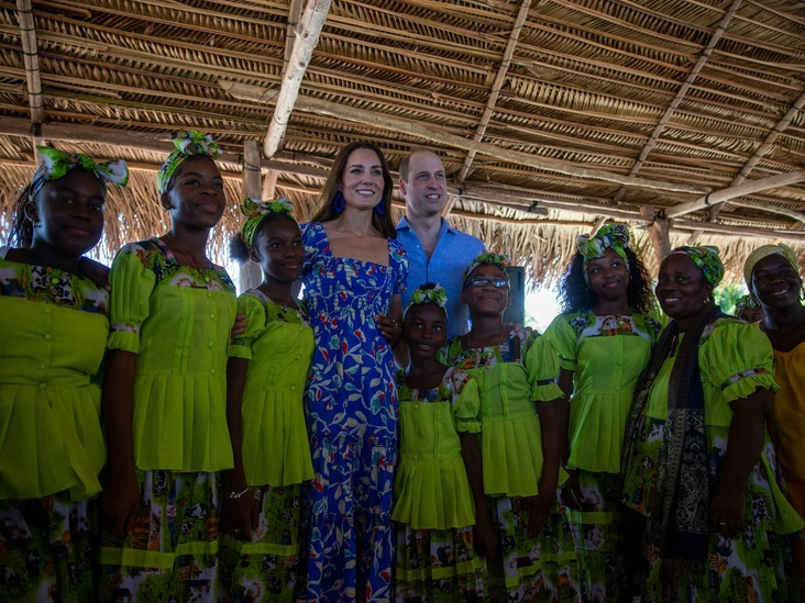 Кембриджские вместе с местными танцорами на фестивале культуры Гарифуна