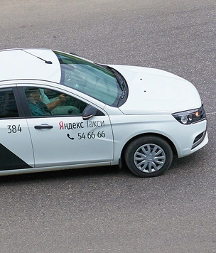 «Яндекс-такси» думает о переходе на автомобили марки Lada