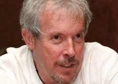 «Зачем мне спутница? Борщ варить?»: Андрей Макаревич рассказал о личной жизни