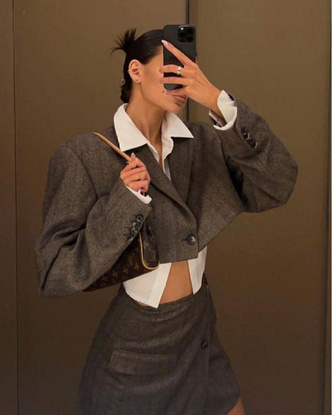 Укороченный пиджак: с чем сочетать модную классику?