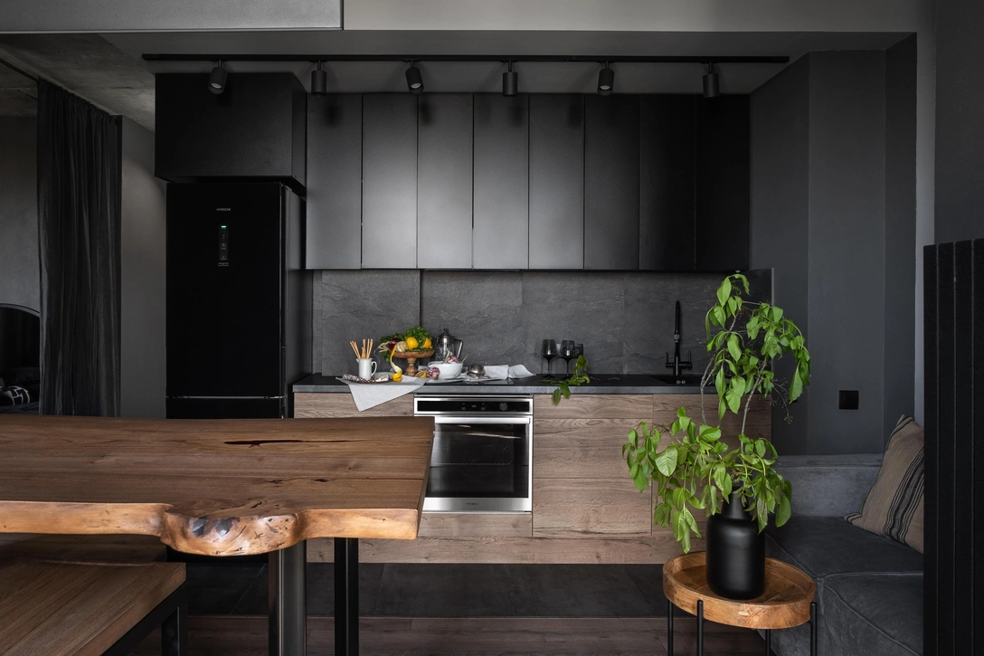 Темная квартира с винтажными акцентами в Ростове-на-Дону | Источник: Нино Чинова. стиль: Екатерина Мишина