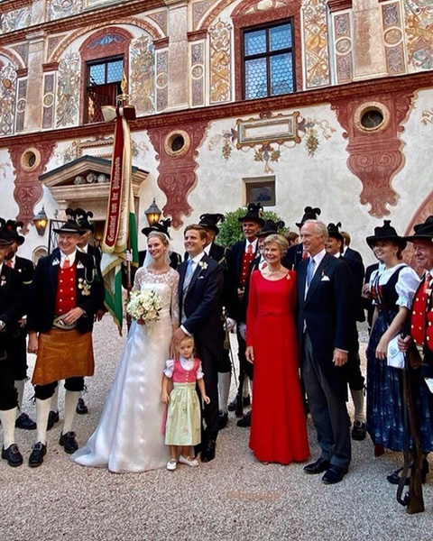 Принц и герцогиня: как прошла самая королевская свадьба Австрии