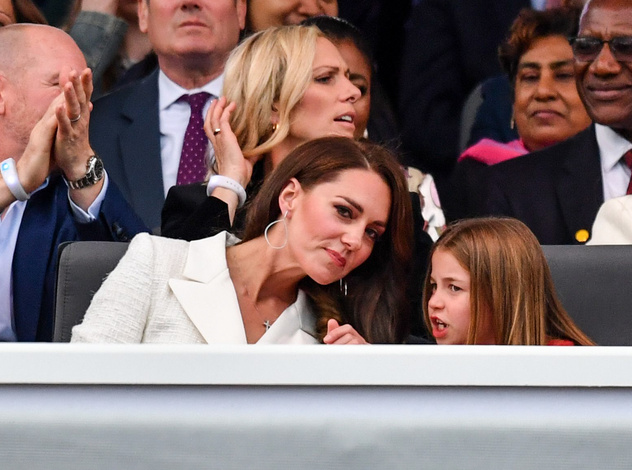Настоящая принцесса: самый забавный момент между Кейт Миддлтон и ее дочерью попал на видео (вы будете тронуты)