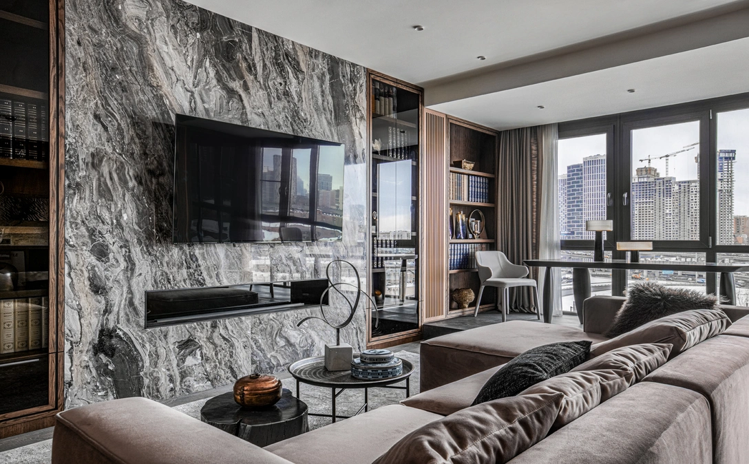 Гостиная. Столики, La Forma. Диван, Lavsit. Свет, Сentrsvet. Мрамор, Cosmostone. Камин, Dimplex. | Источник: Михаил Степанов стиль: Катерина Неумова