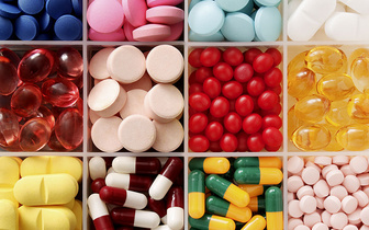Таблетка от жадности: почему лекарства такие дорогие
